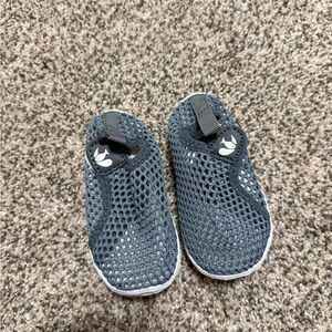 FEETCITY NWOT Toddler Mesh Slip-On Water Shoes - Gray 12-18 Months